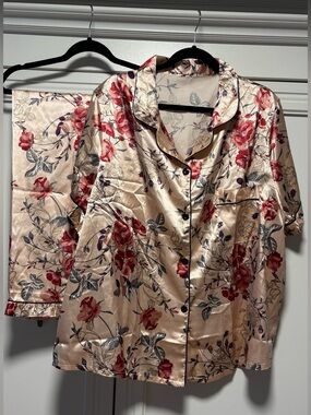 Silky Floral Pajama Set in Blush with Red Roses NWOT